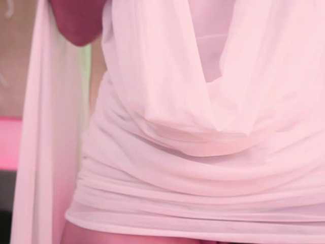JulietteMoreau live cam on BongaCams