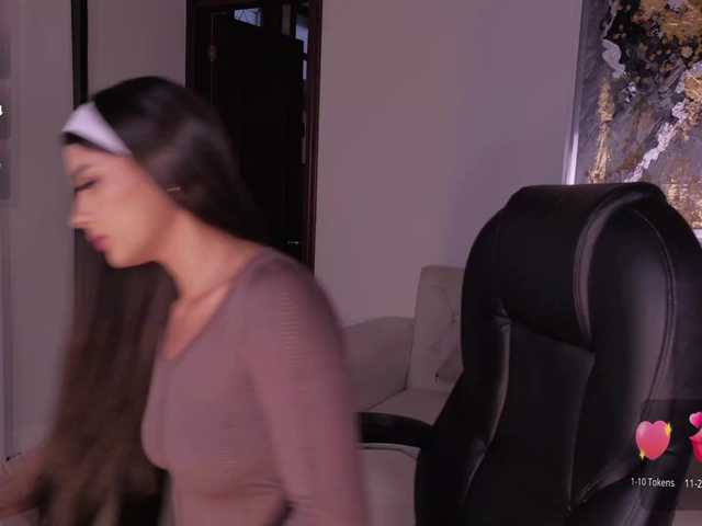 JulietteMoreau live cam on BongaCams