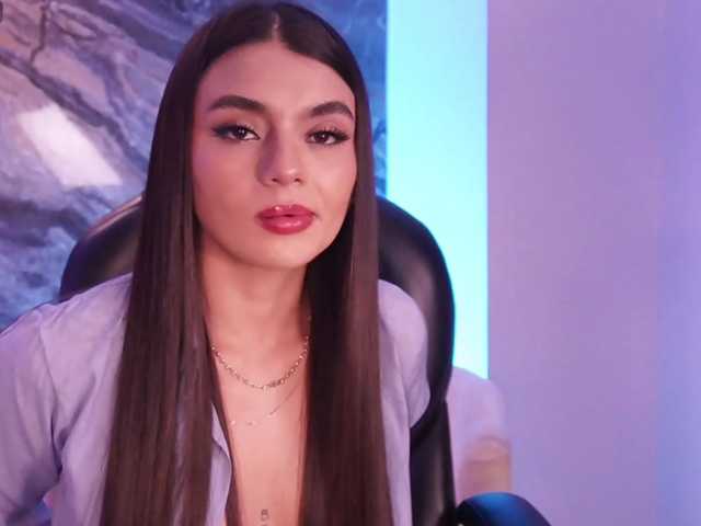 JulietteMoreau live cam on BongaCams