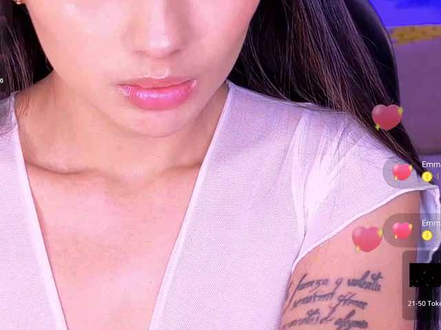 JulietteMoreau live cam on BongaCams