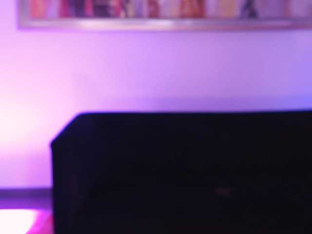 JulietteMoreau live cam on BongaCams
