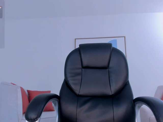 JulietteMoreau live cam on BongaCams