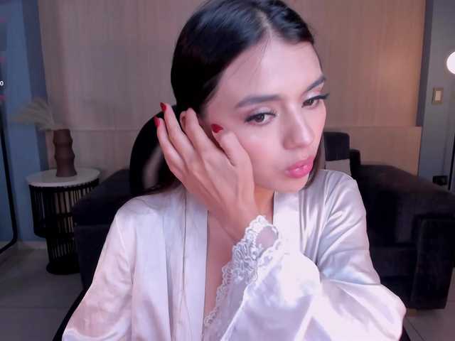 JulietteMoreau's BongaCams show and profile