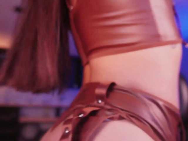 JulietteMoreau live cam on BongaCams