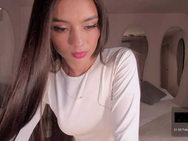 JulietteMoreau's BongaCams show and profile