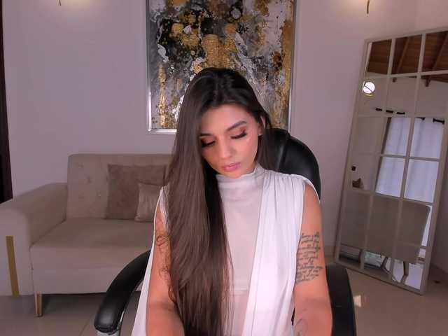 JulietteMoreau live webcam show