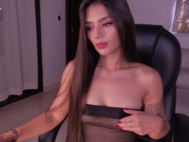 JulietteMoreau live cam on BongaCams