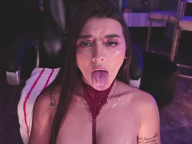 JulietteMoreau live cam on BongaCams