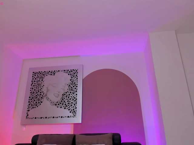 AmaraDivine live webcam show