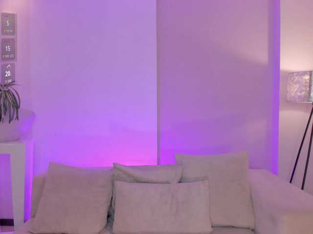 AmaraDivine live webcam show