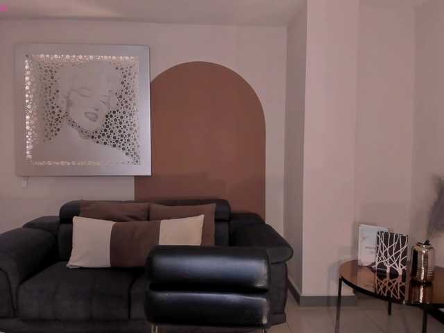 AmaraDivine live webcam show