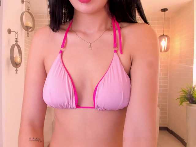 AmaraDivine live cam on BongaCams