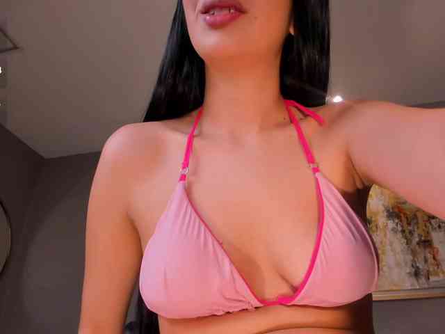 AmaraDivine webcam