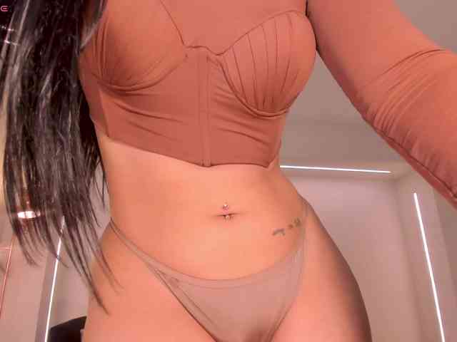 AmaraDivine webcam