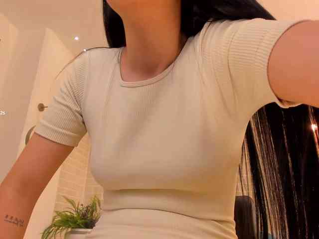 AmaraDivine Live Webcam on BongaCams