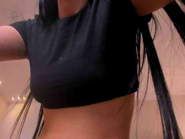 AmaraDivine webcam
