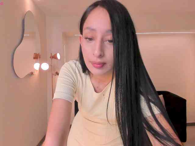 AmaraDivine webcam