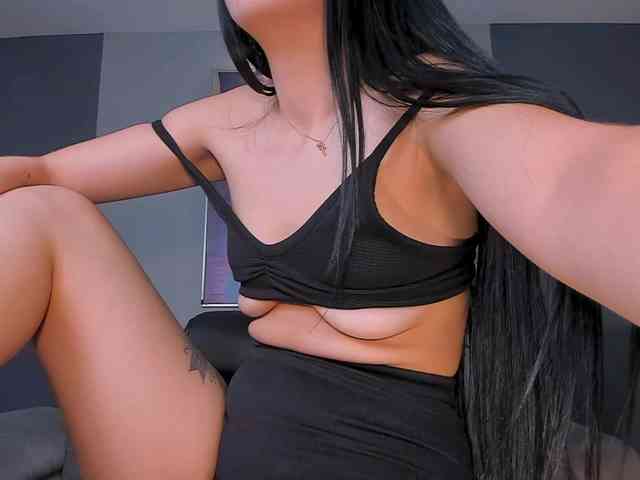 AmaraDivine webcam