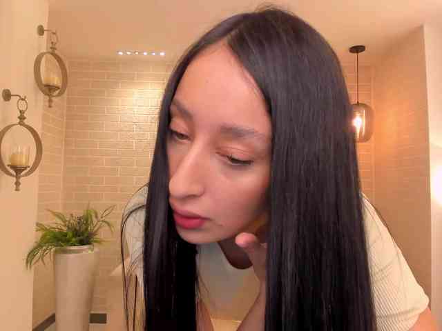 AmaraDivine Live Webcam on BongaCams