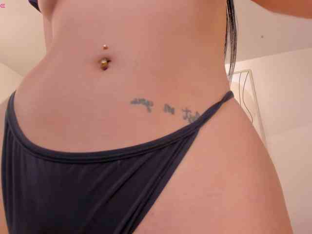 AmaraDivine webcam