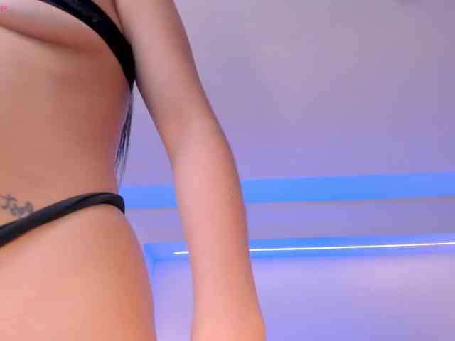 AmaraDivine webcam