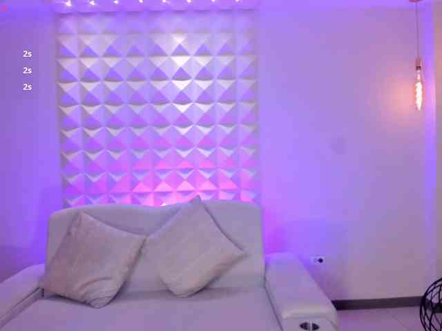 AmaraDivine webcam