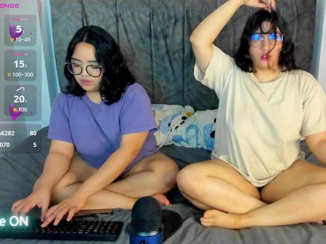 maddie-and-chelsea live webcam show