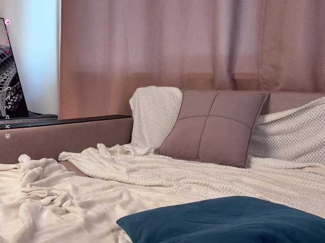 CozyCare live webcam show