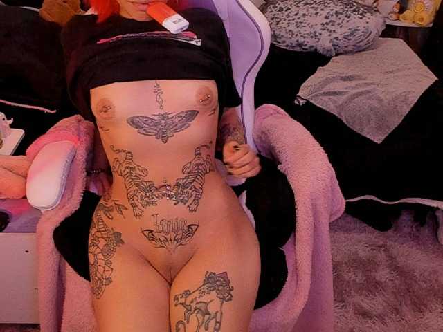 sickoday live cam on BongaCams