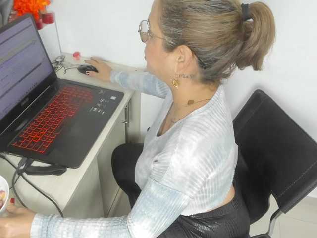 Patyamor live cam on BongaCams