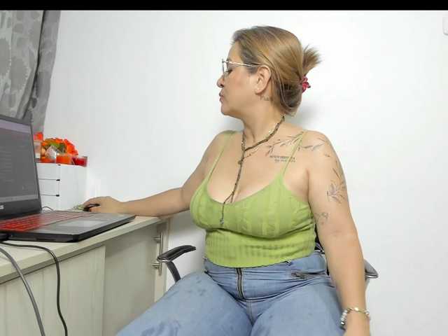 Patyamor live cam on BongaCams