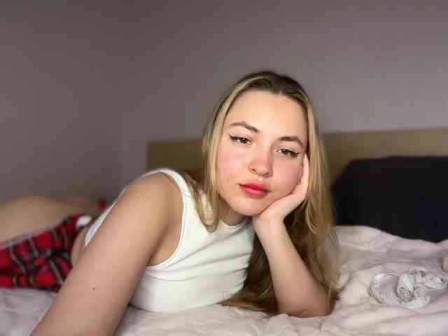 SilkAndSin webcam