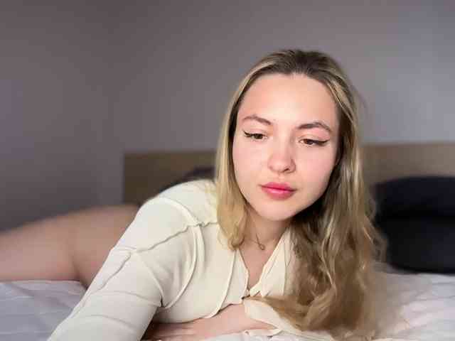 SilkAndSin webcam