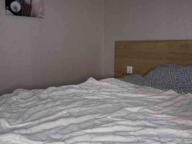 SilkAndSin webcam