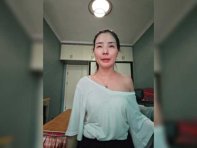 le modèle Mengya666 est en webcam porno dans un show sur le site bongacams, il possède les tags suivants: Asian,Brunette,Hairy