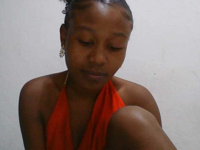 Zinah1 live cam on BongaCams