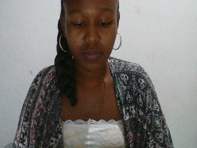 Zinah1 live cam on BongaCams