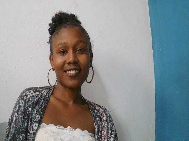 Zinah1 live cam on BongaCams