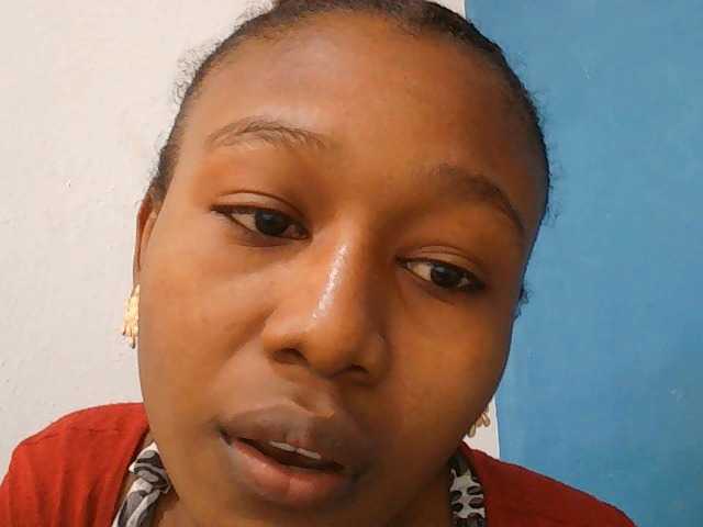 Zinah1 live cam on BongaCams