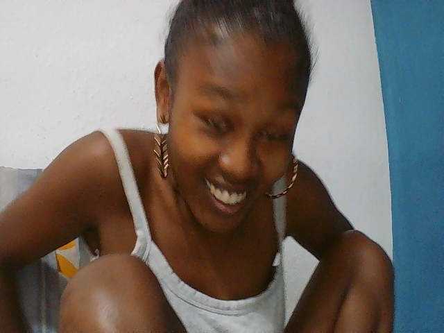 Zinah1 live cam