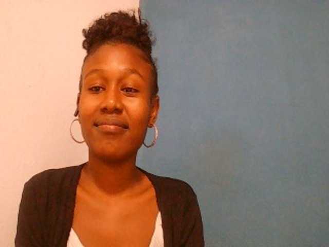 Zinah1 live cam on BongaCams