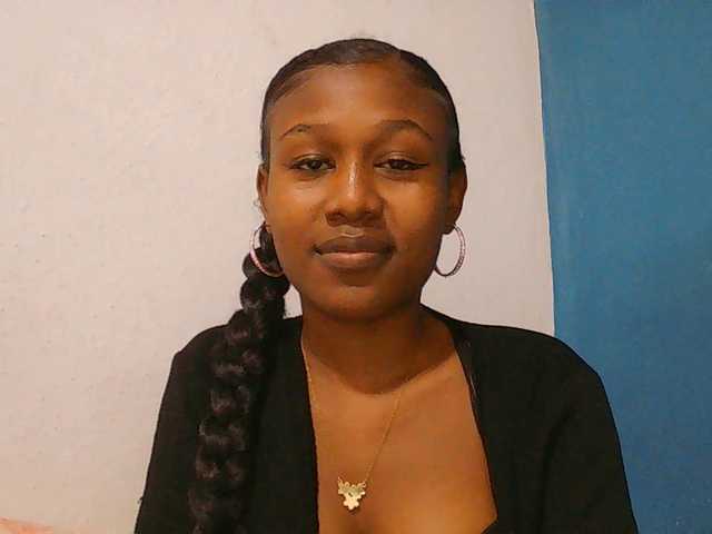 Zinah1 live webcam show