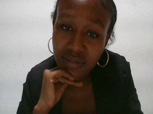 Zinah1 live cam on BongaCams