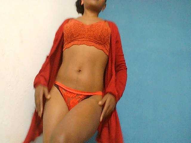 Zinah1 Live Cam on BongaCams