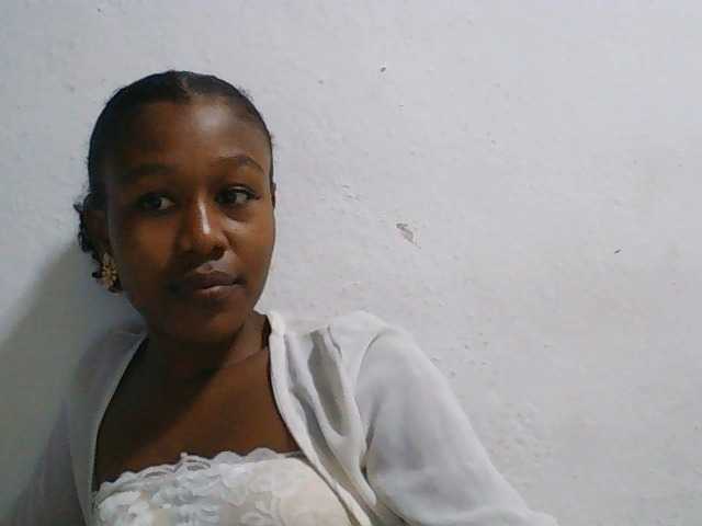 Zinah1 live cam on BongaCams