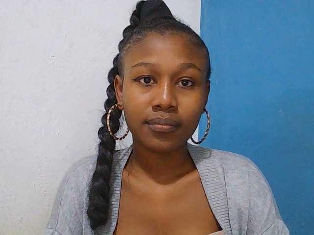 Zinah1 live webcam show