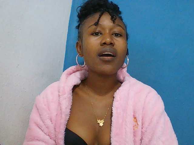 Zinah1 Cam en direct sur BongaCams