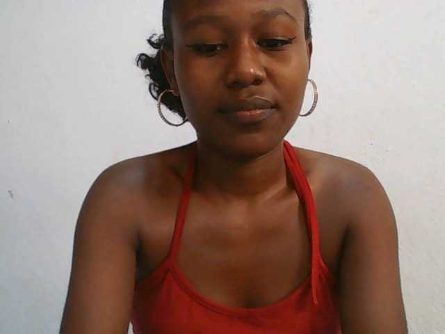 Zinah1 live cam on BongaCams