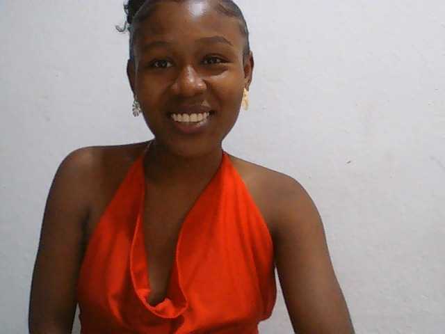 Zinah1 live cam on BongaCams