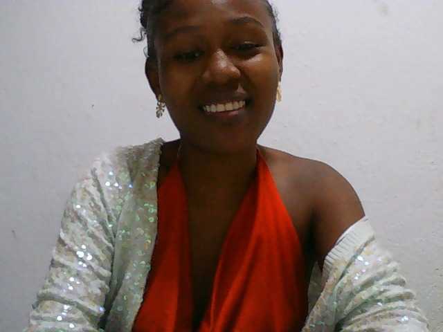 Zinah1 live cam on BongaCams